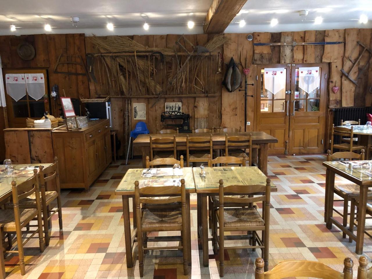 Bar Hotel Restaurant Le Margeriaz Les Deserts  ภายนอก รูปภาพ